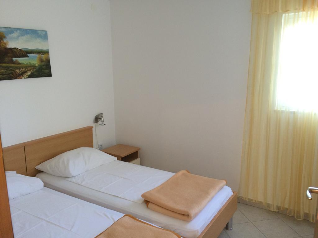 Apartment Kolundzic Нови-Винодолски Номер фото